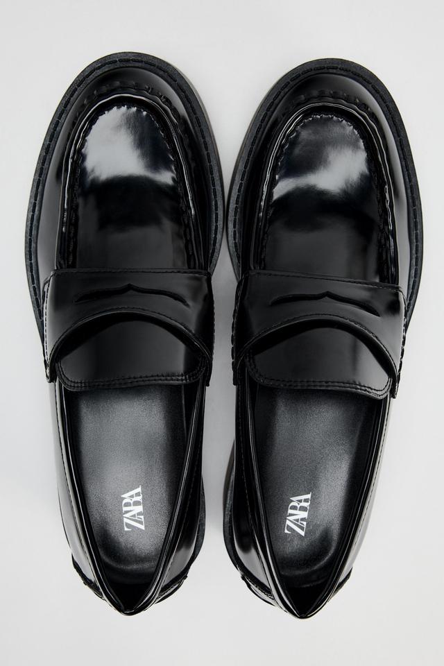 頼れる“黒”を買い足したい！【ZARA】の「お値下げシューズ」が