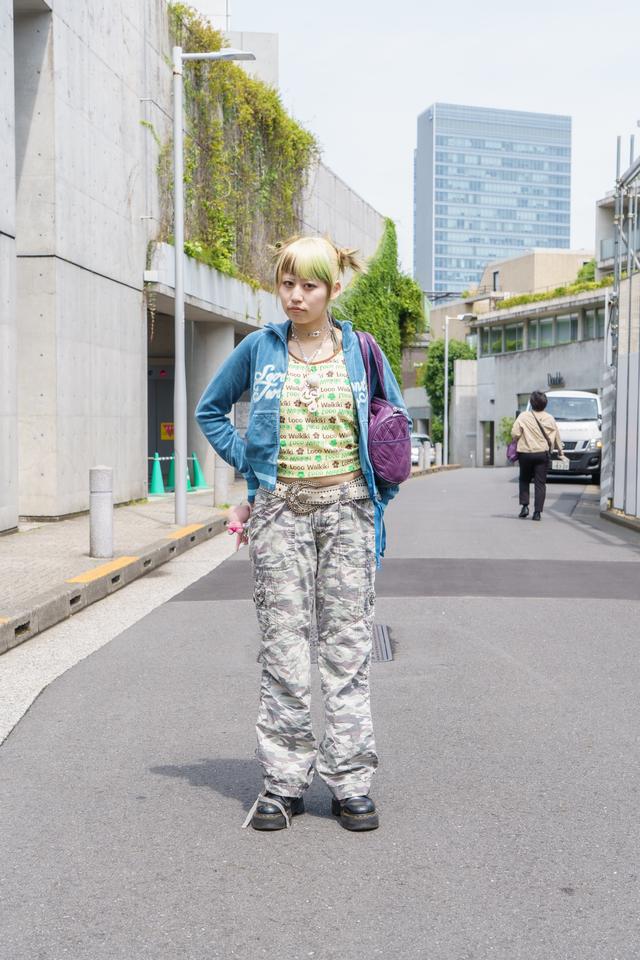 画像1: ベルトとアクセサリーの統一感で、多色コーデもグッと引き締まる!