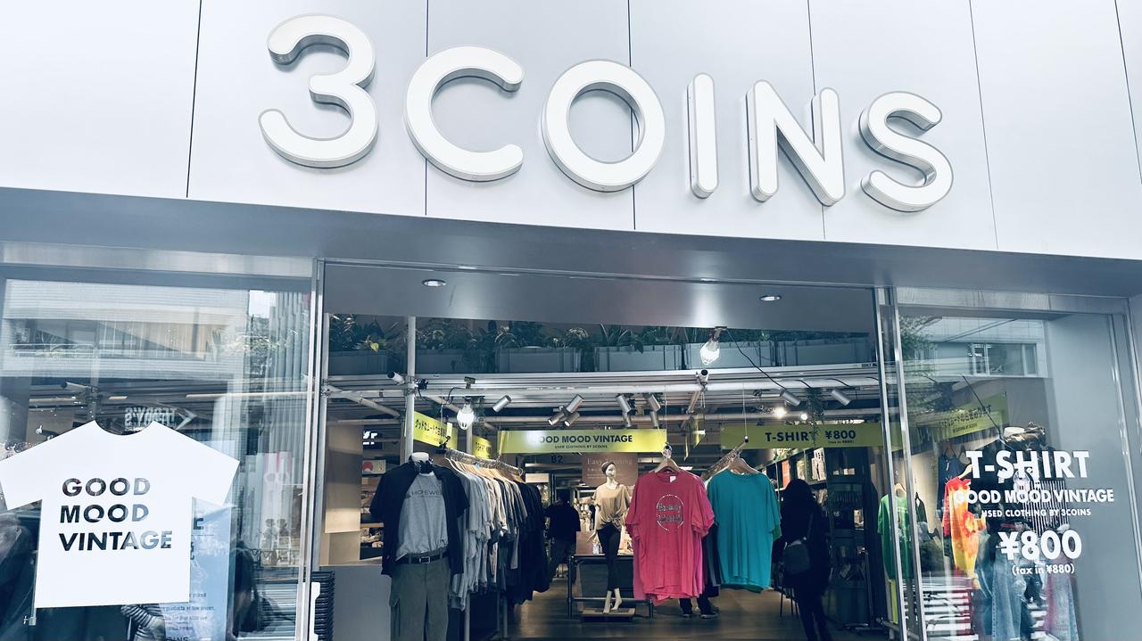 画像: スリーコインズ(3COINS)のフラッグシップストアで、古着を取り扱っている原宿本店 www.3coins.jp