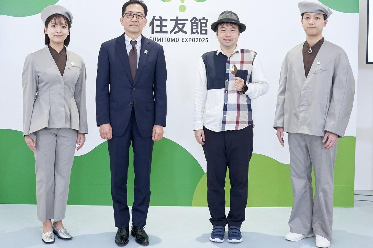 画像: サイクリングトップをベースにデザインされたブラウンのインナーには襟をあしらい、接客スタッフとしてのフォーマル感を宿らせたのだそう　©️SUMITOMO EXPO2025 PROMOTION COMMITTEE、YOHEI OHNO