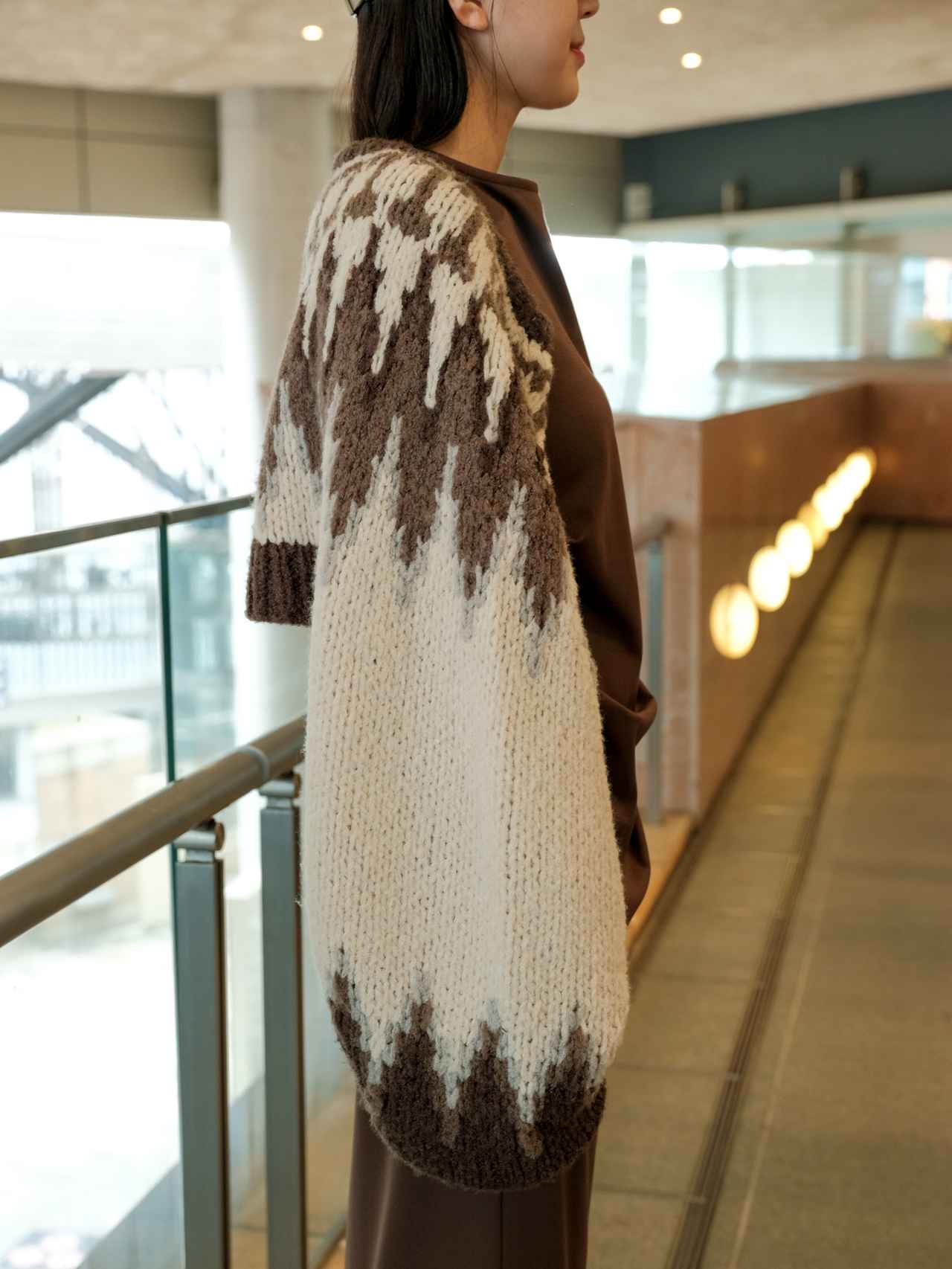 画像2: 主役になるニットトップス