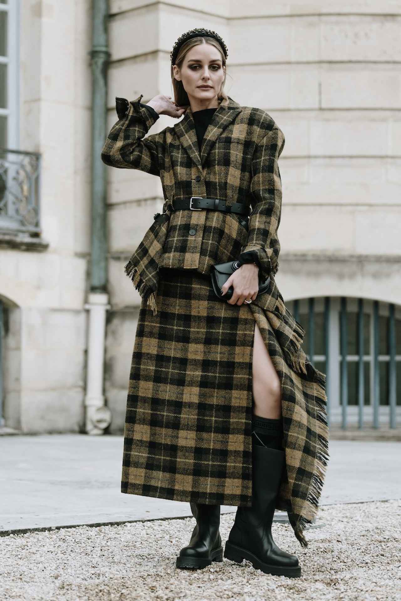 画像: チェック柄をたっぷり効かせながら辛口に