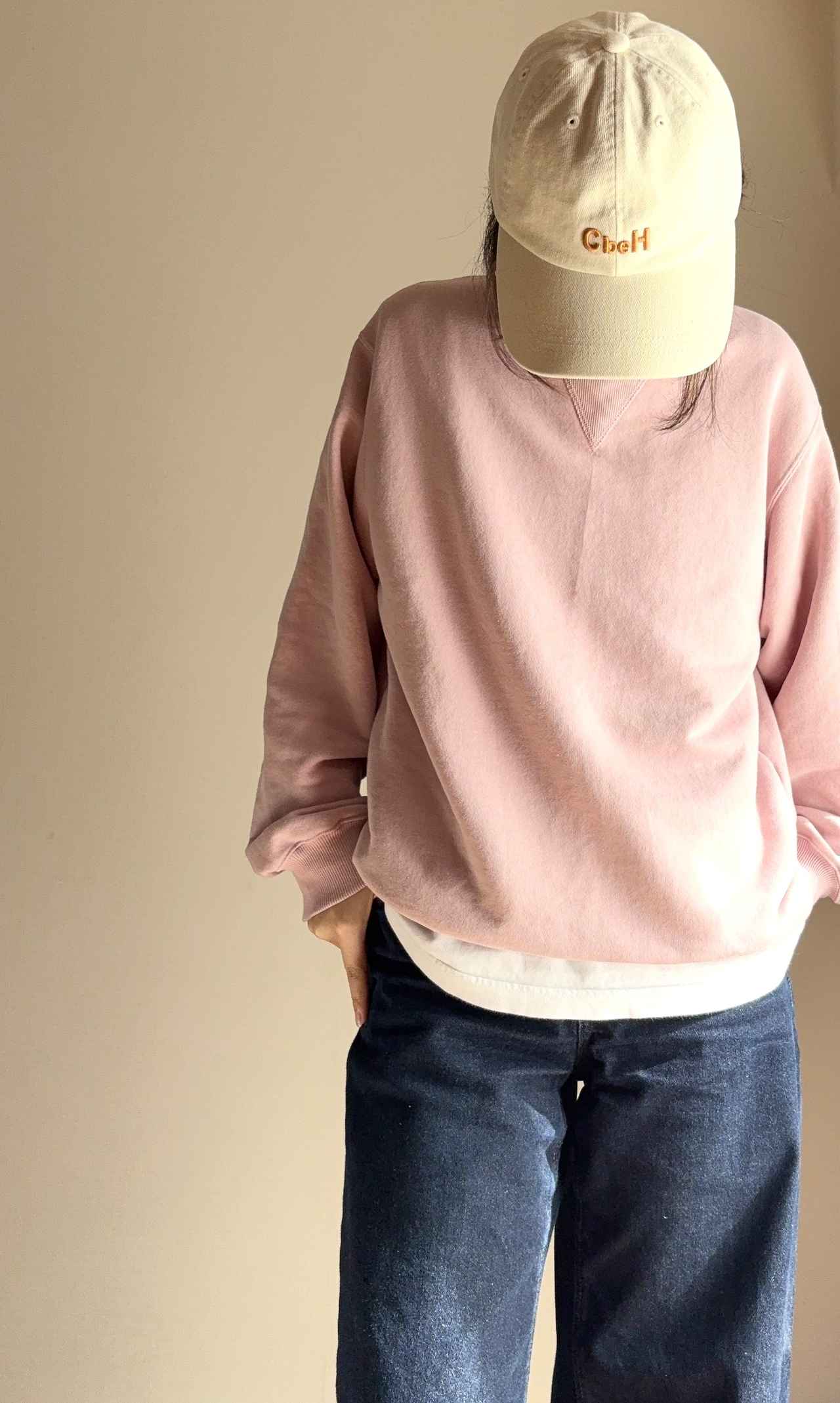 画像: ピンクスウェット ✕ デニム