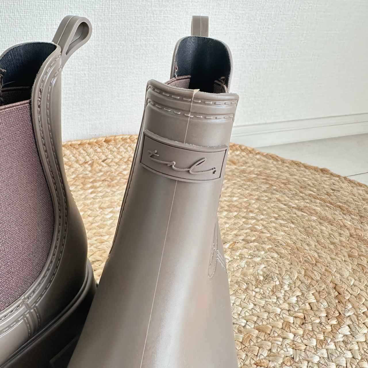 画像: さりげないロゴで高見えデザイン