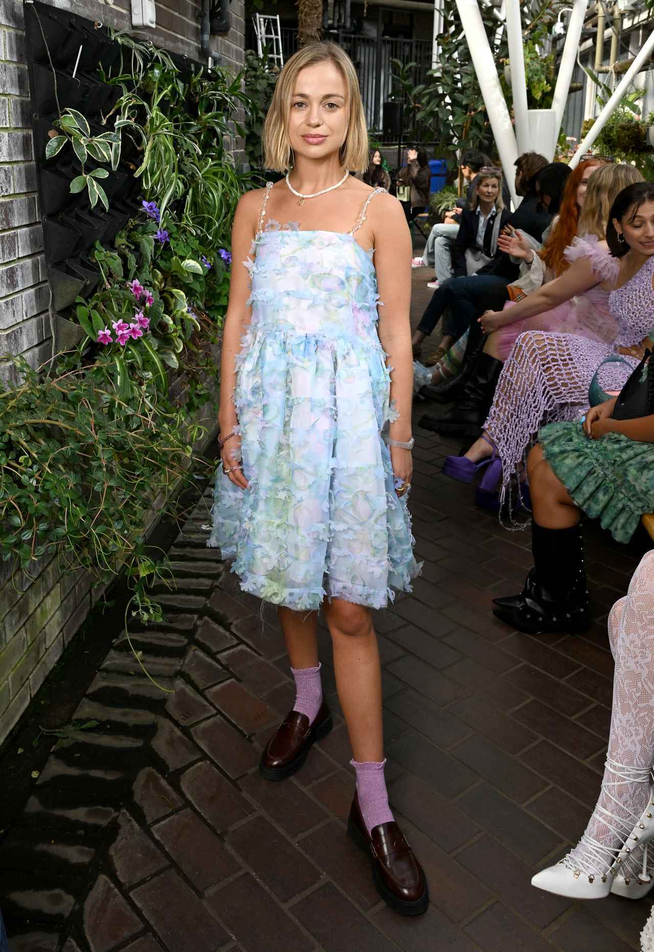 画像: 環境への思いを込めたエシカル・ドレスも定番