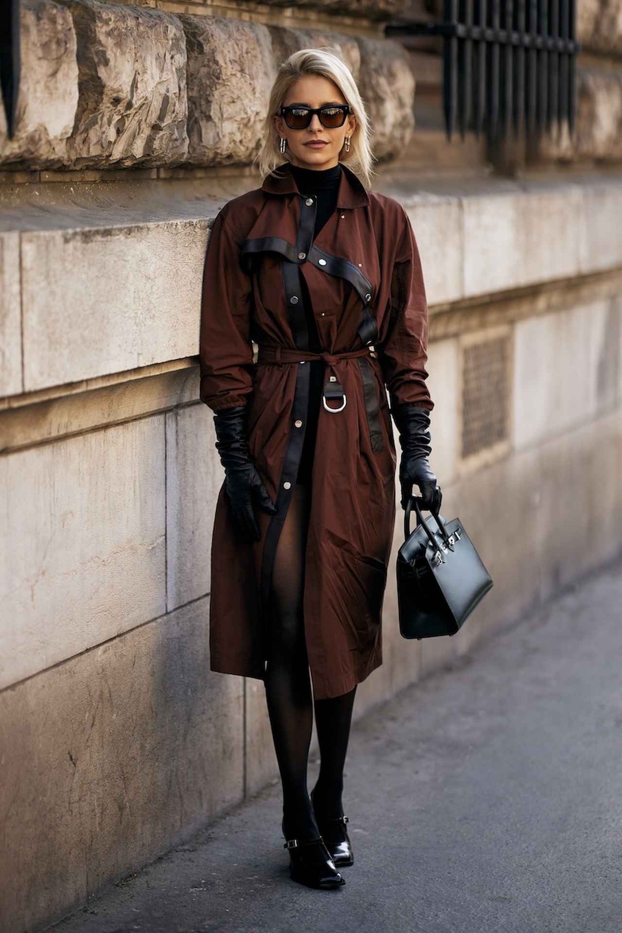 画像: ビターな色でまとめシックに着飾る