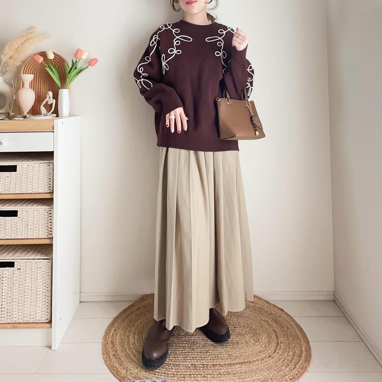 画像: キャミワンピースに重ねて着映えるレイヤードスタイル