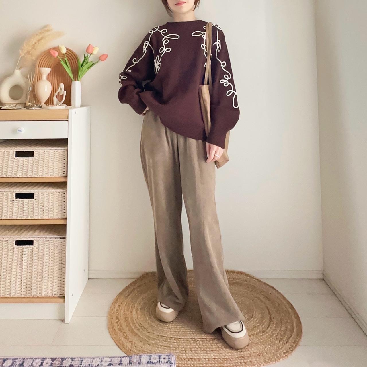 画像: コード刺繍ニットで遊び心をプラス