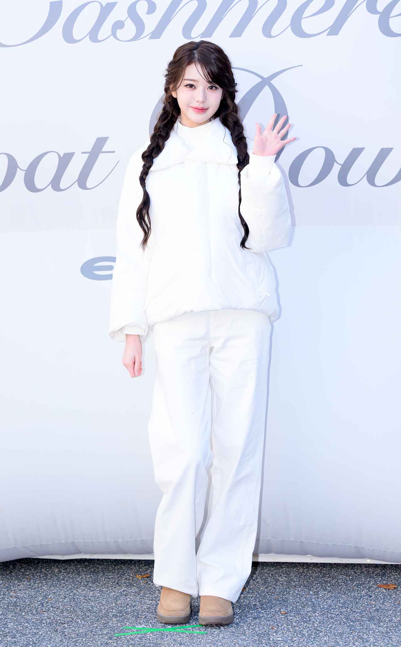 画像: 【IVE ウォニョン】オールホワイトでイノセントに