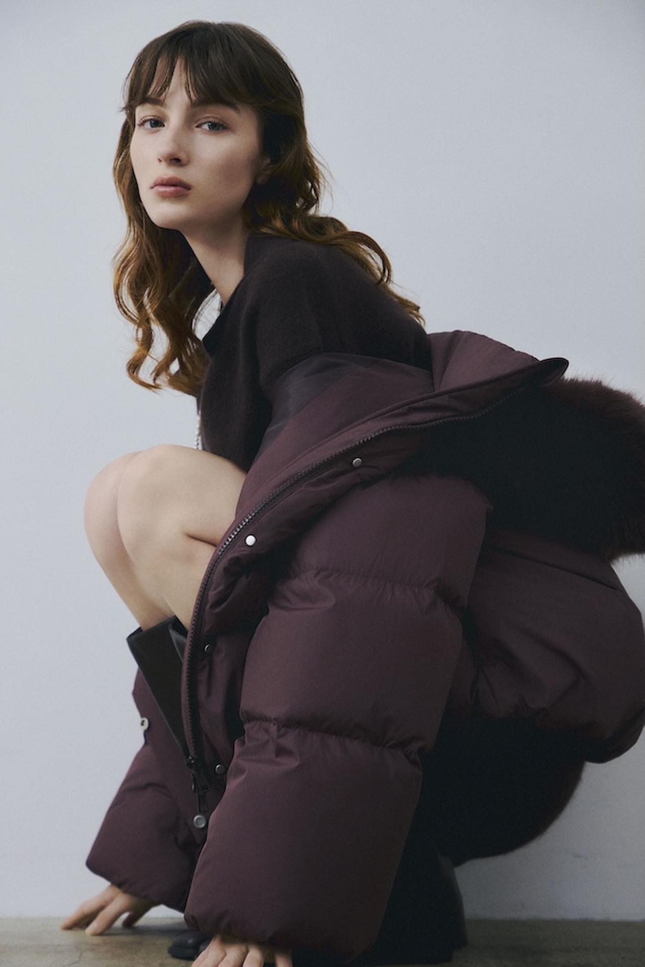 画像: フードファーショートダウンコート(ブラウン)¥35,200(フレイ アイディー)