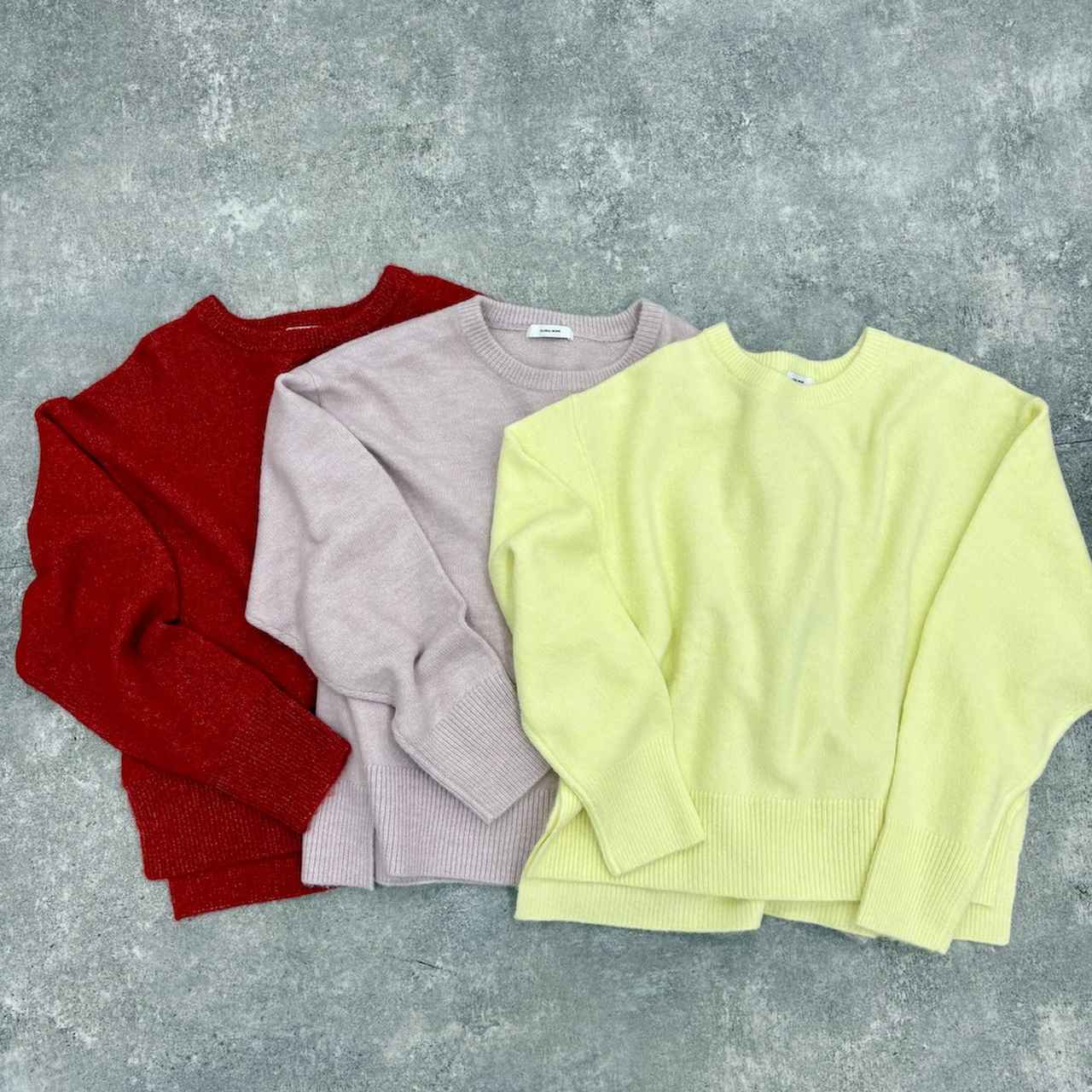 画像: フワフワHugmeクループルオーバー/577885（レッド/ライトピンク/ペールイエロー）各¥4,490（すべてグローバルワーク） 出典：グローバルワーク