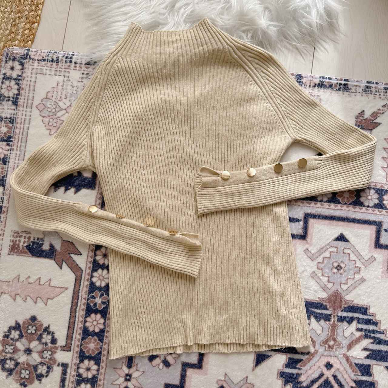 画像: タートルネックセーター