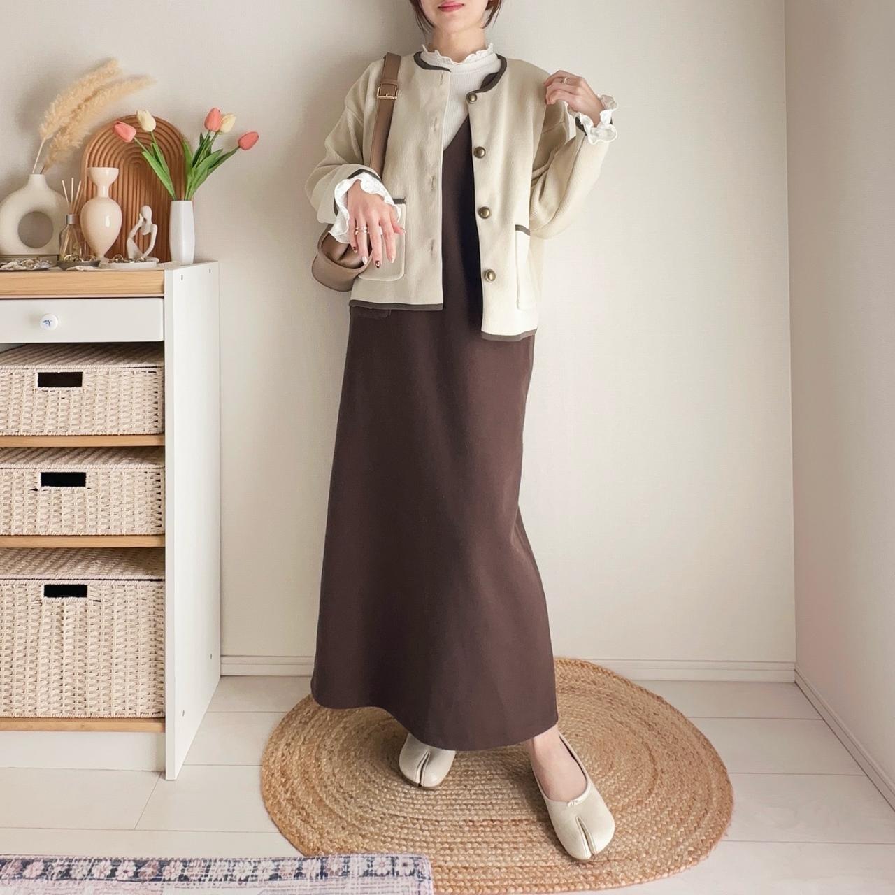 画像: 上品なカーディガンと合わせたきれいめコーデ