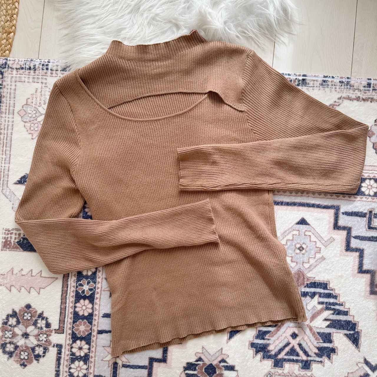 画像: ハイネックセーター