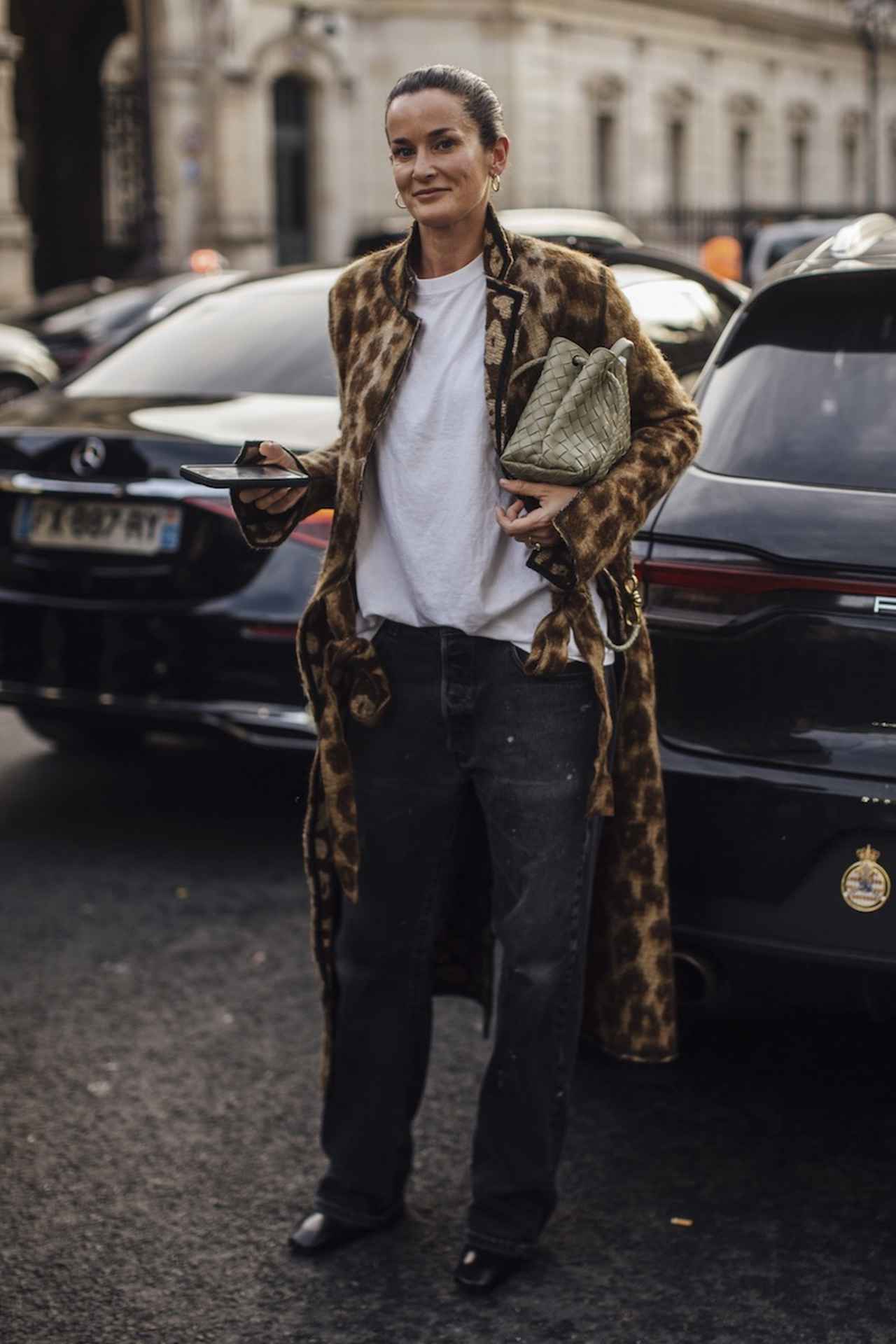 画像: 重心を下げてレオパードの格好良さに馴染ませる