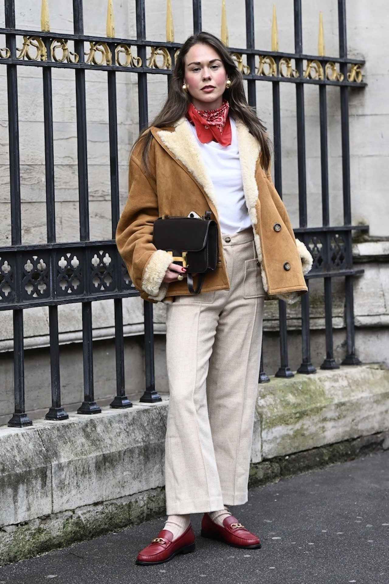 画像: ニュアンス配色に鮮烈な色を差す