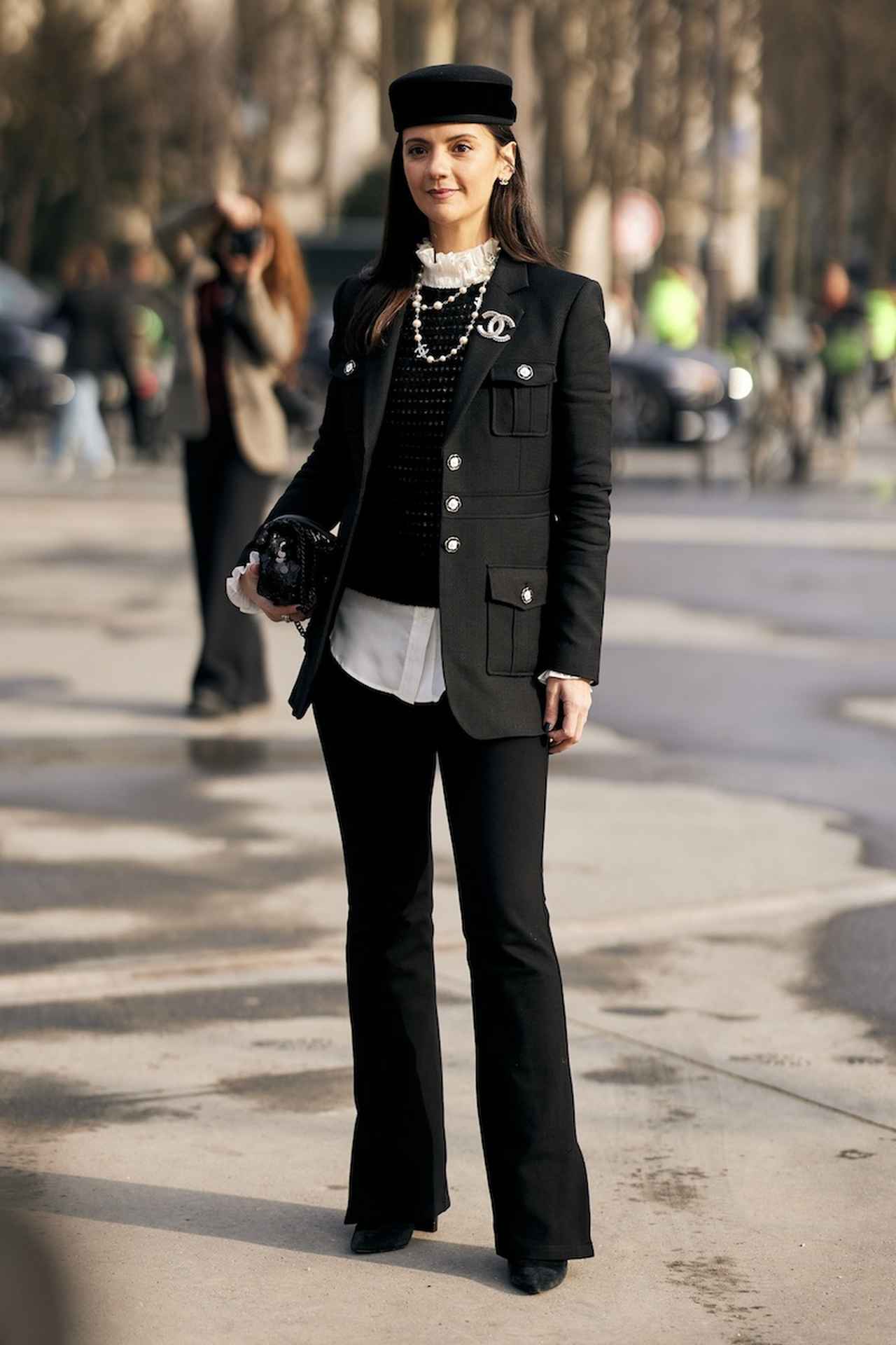 画像: プラスアルファの帽子で凛とする