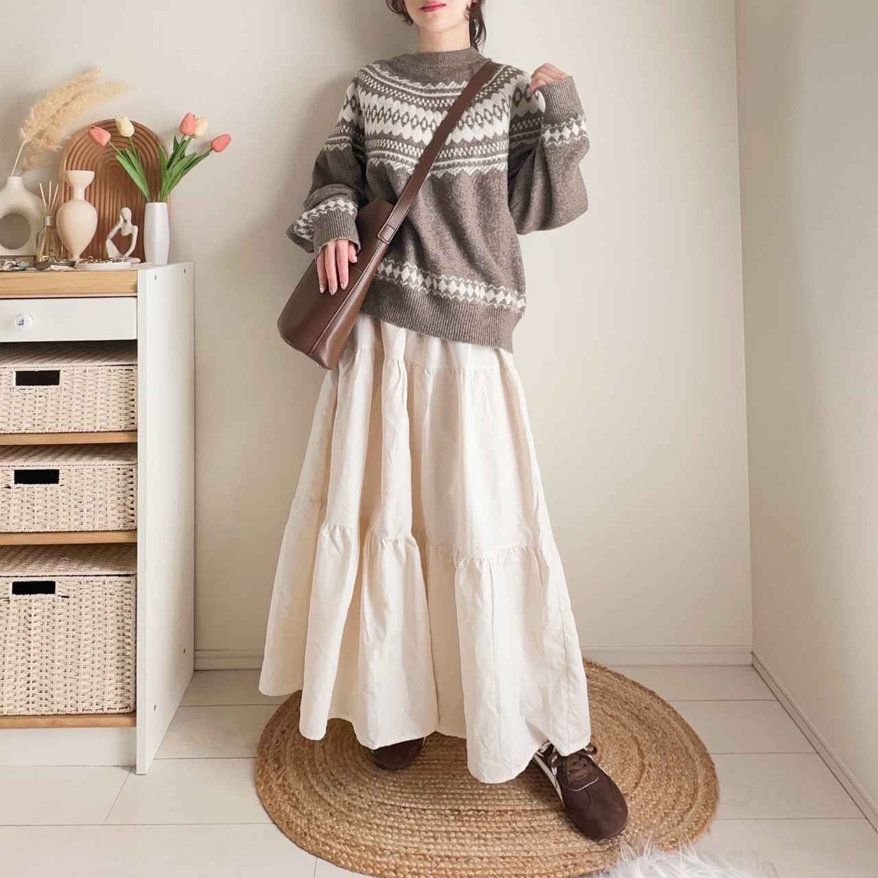 画像: ティアードスカート ✕ ブラウン小物で統一感を