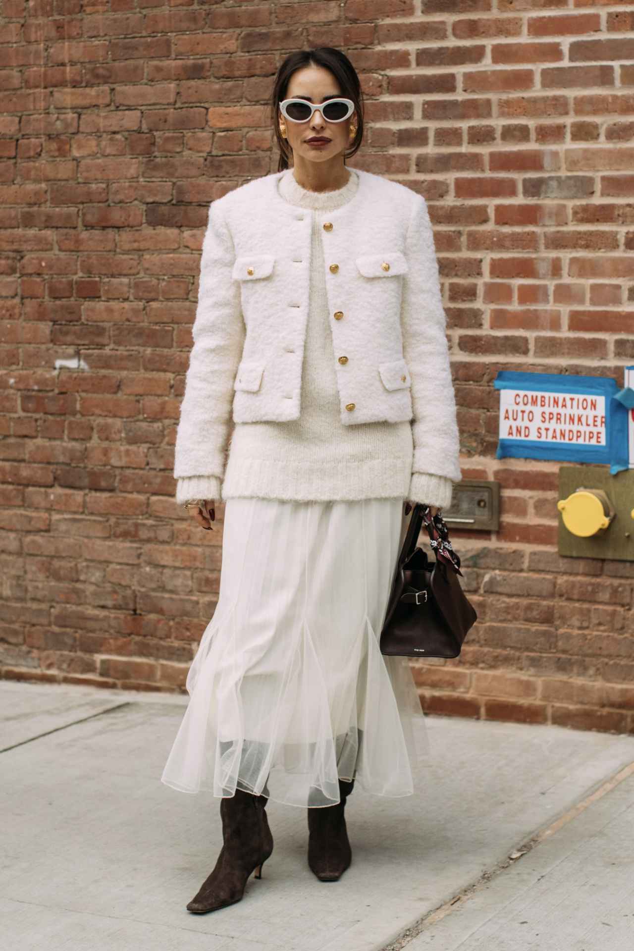 画像: エアリーな素材を重ねる