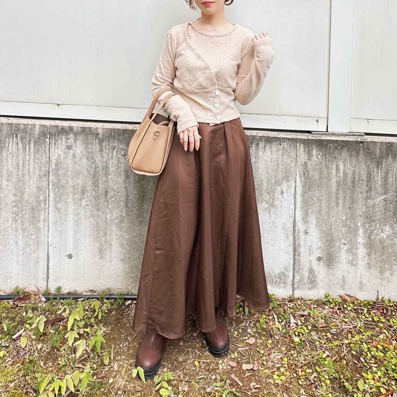 画像: フレアスカートでつくる柔らかなシルエット