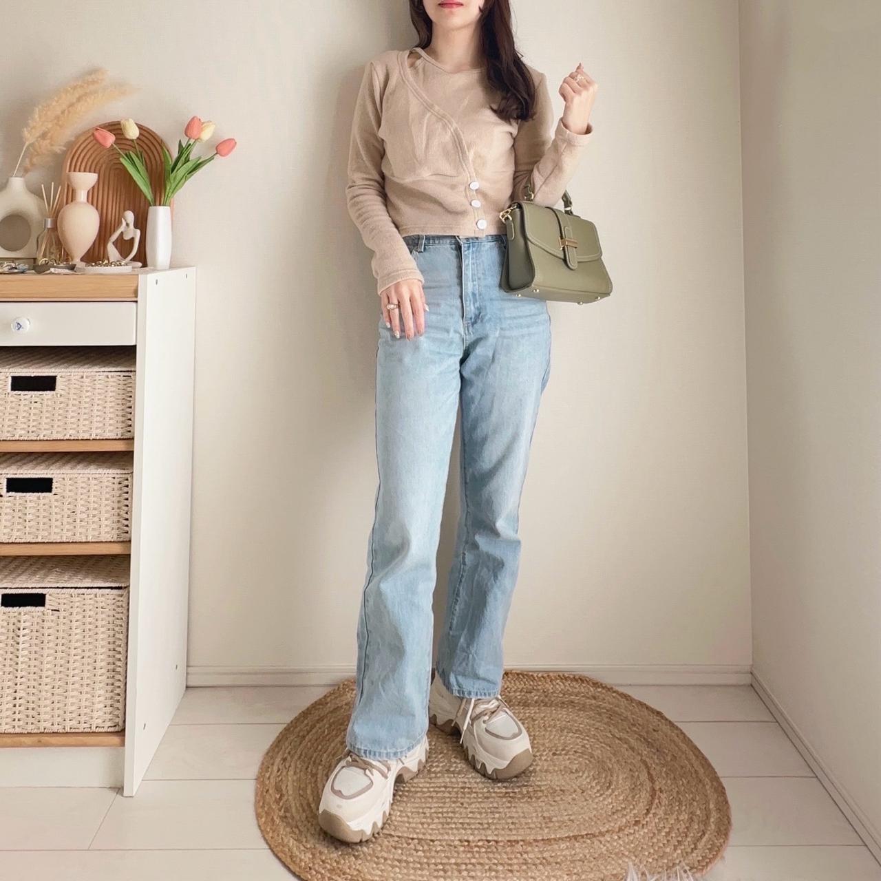 画像: デニム合わせでも大人見えするカジュアルコーデ