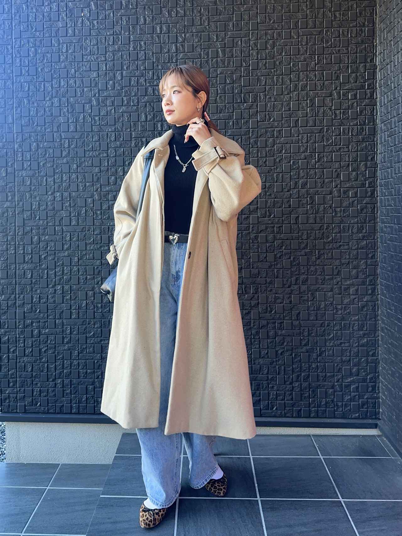 画像: 黒ニットコーデ