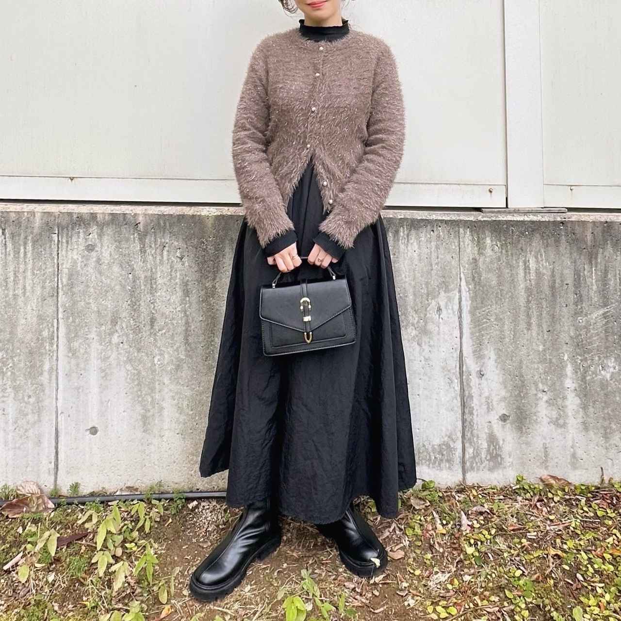 画像: ワンピース ✕ カーディガンのバランス感