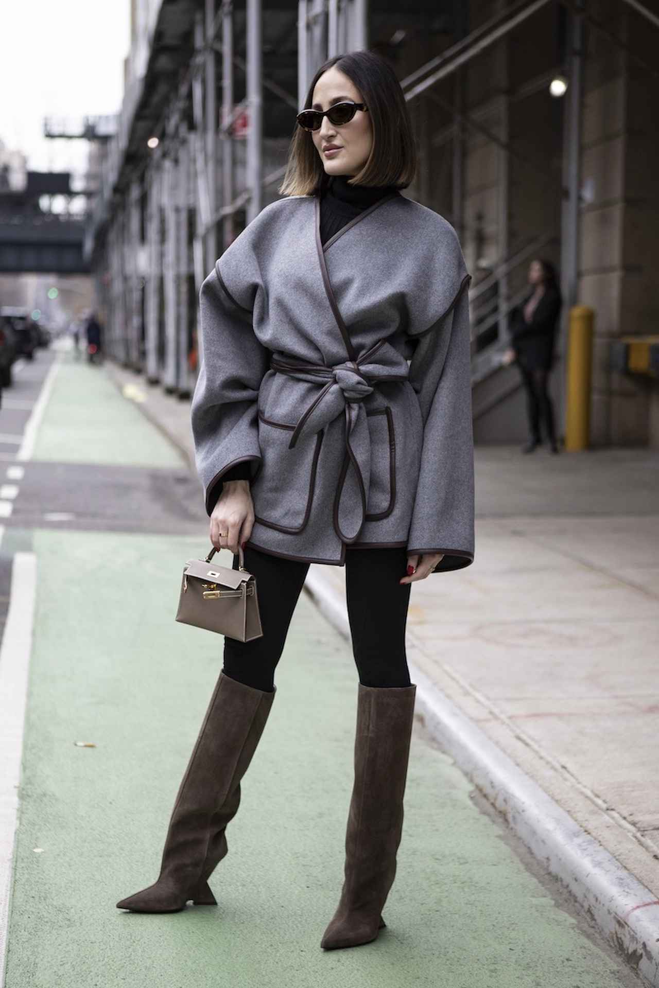 画像: スリムなボトムを合わせすらっと