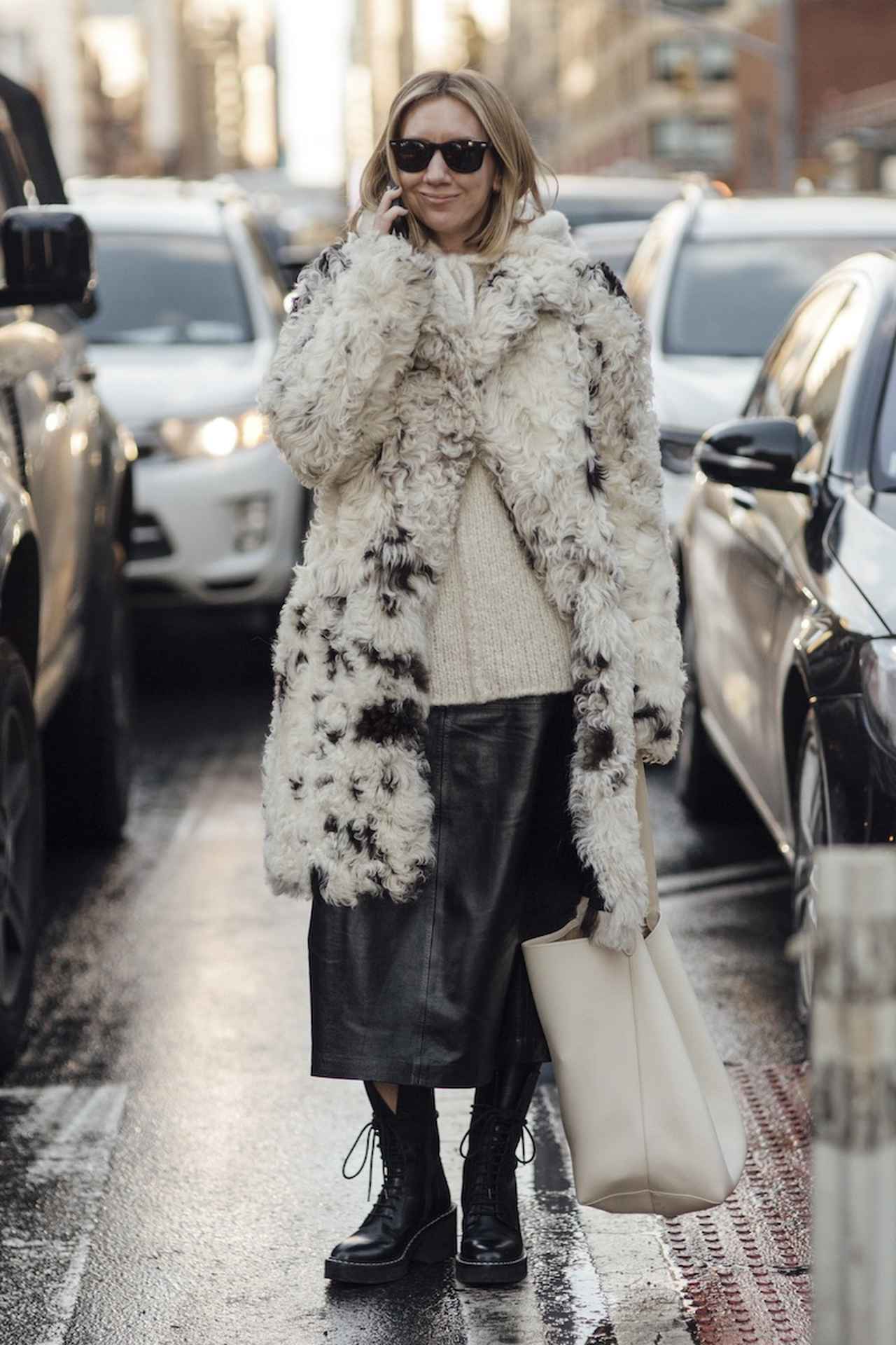 画像: 愛らしいコートにスパイスをミックス