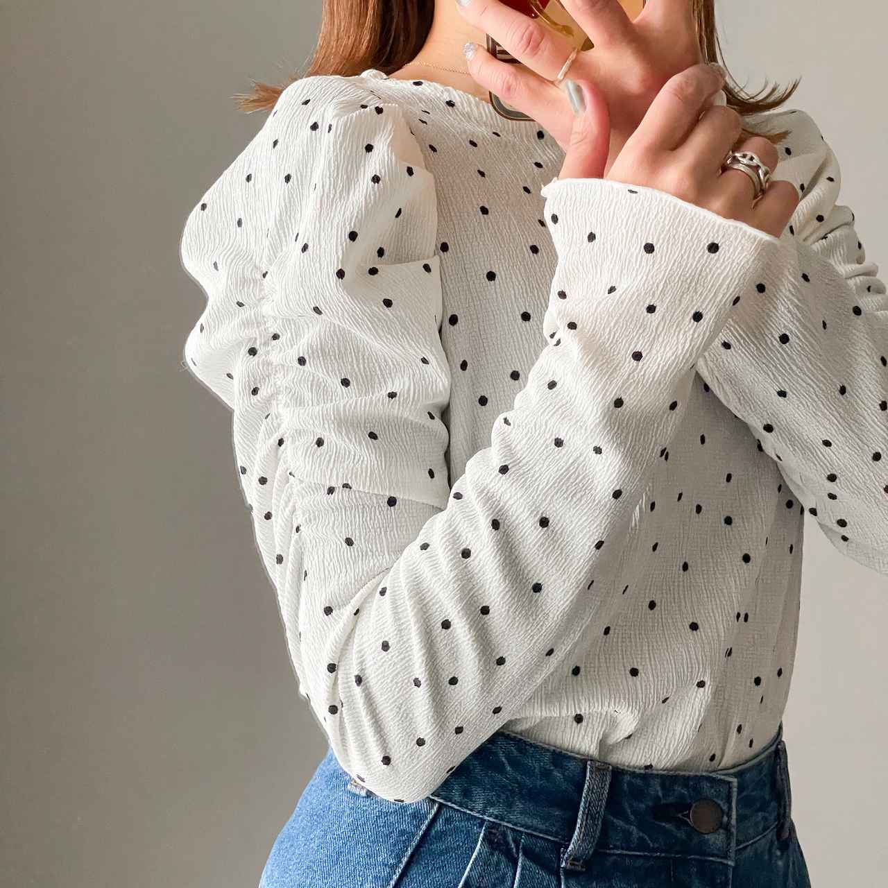 画像: 肩のギャザーもポイント！