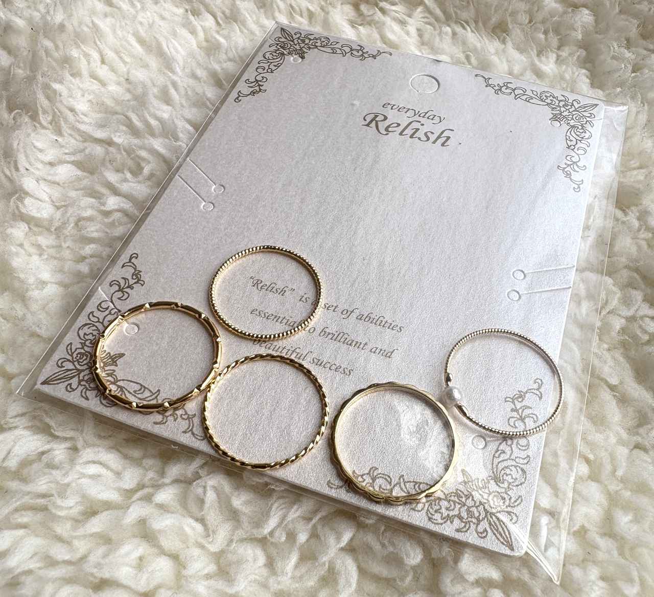 画像: ゴールドのリング