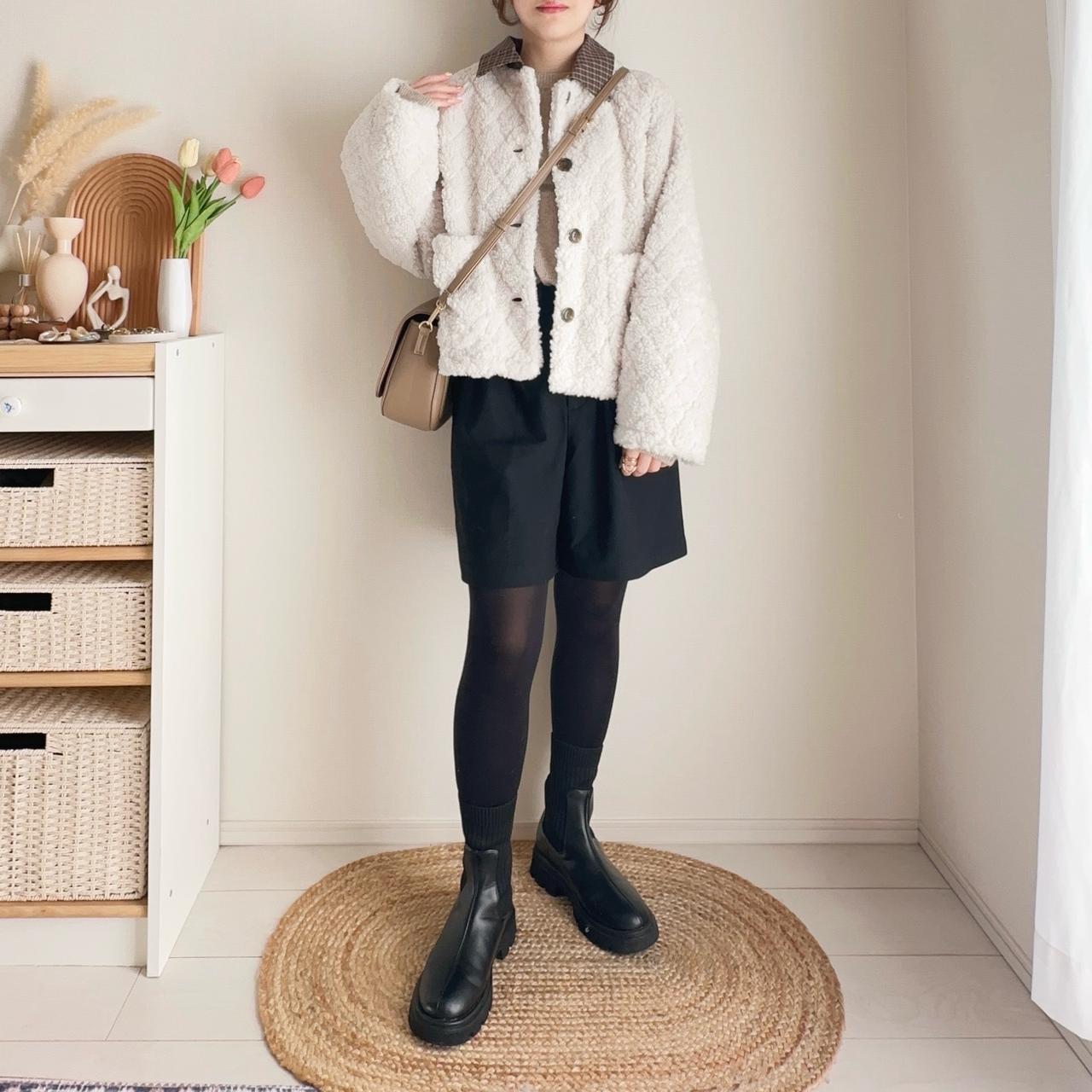 画像: ショートパンツ合わせで大人っぽく