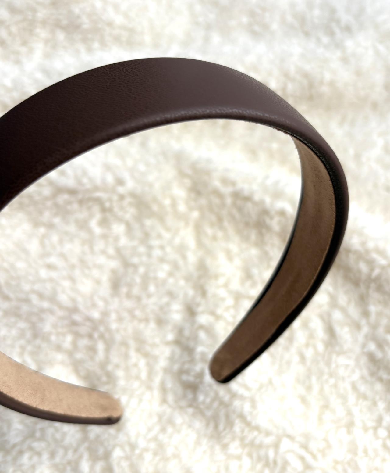 画像: ブラウンのカチューシャ