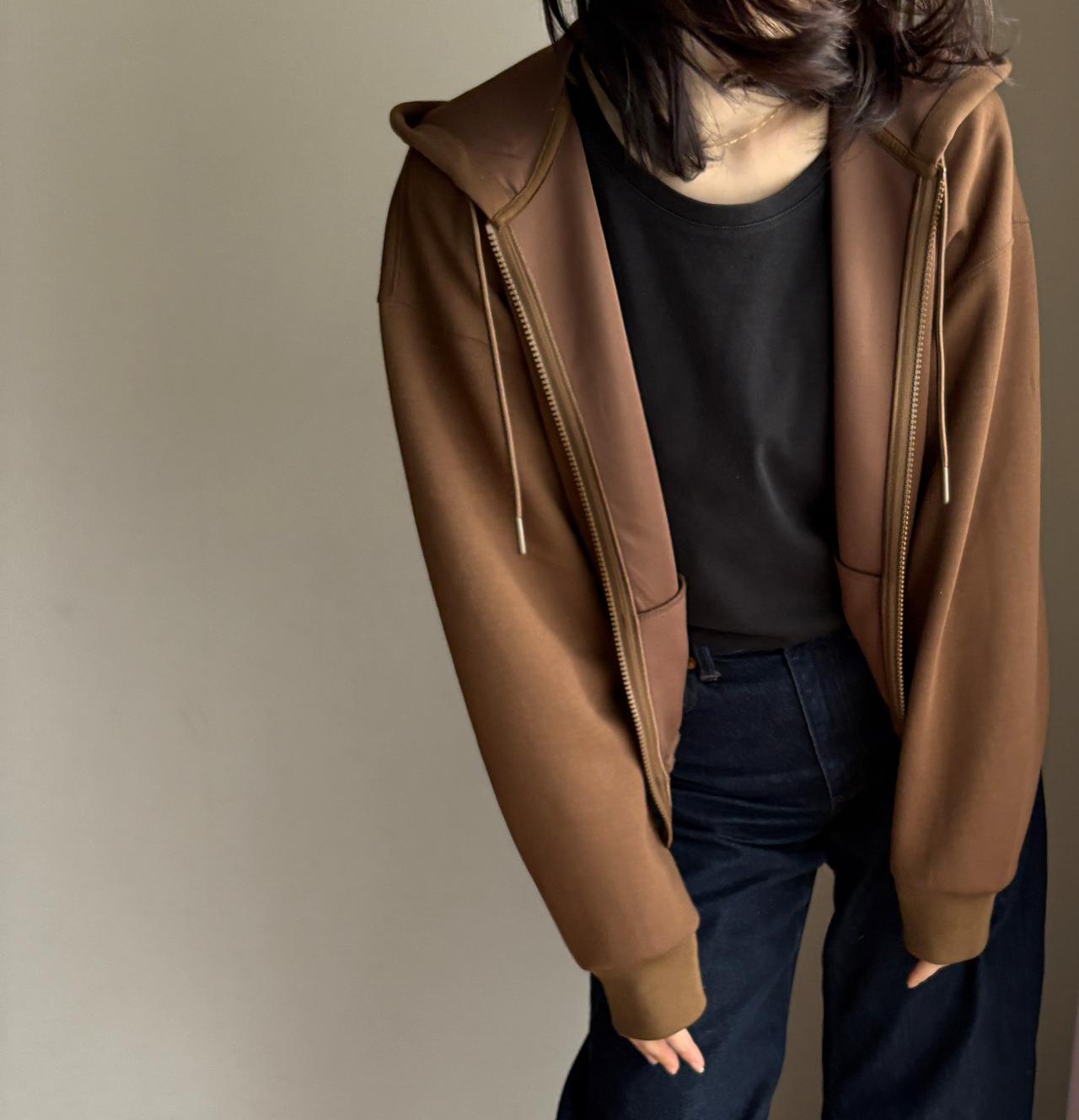 画像: スウェットなのに上品見え