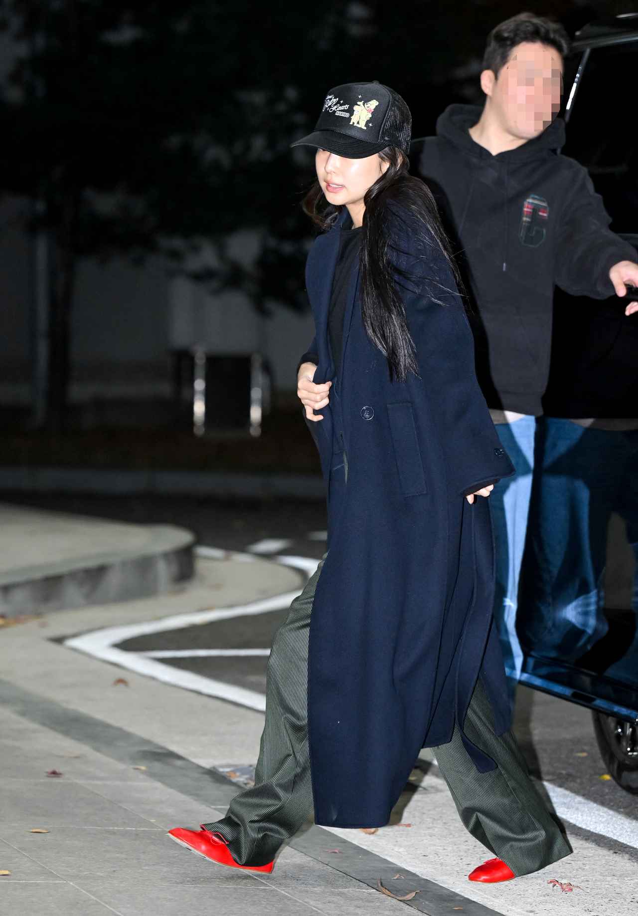 画像: 【LOOK２】高彩度の赤でコーデを格上げ