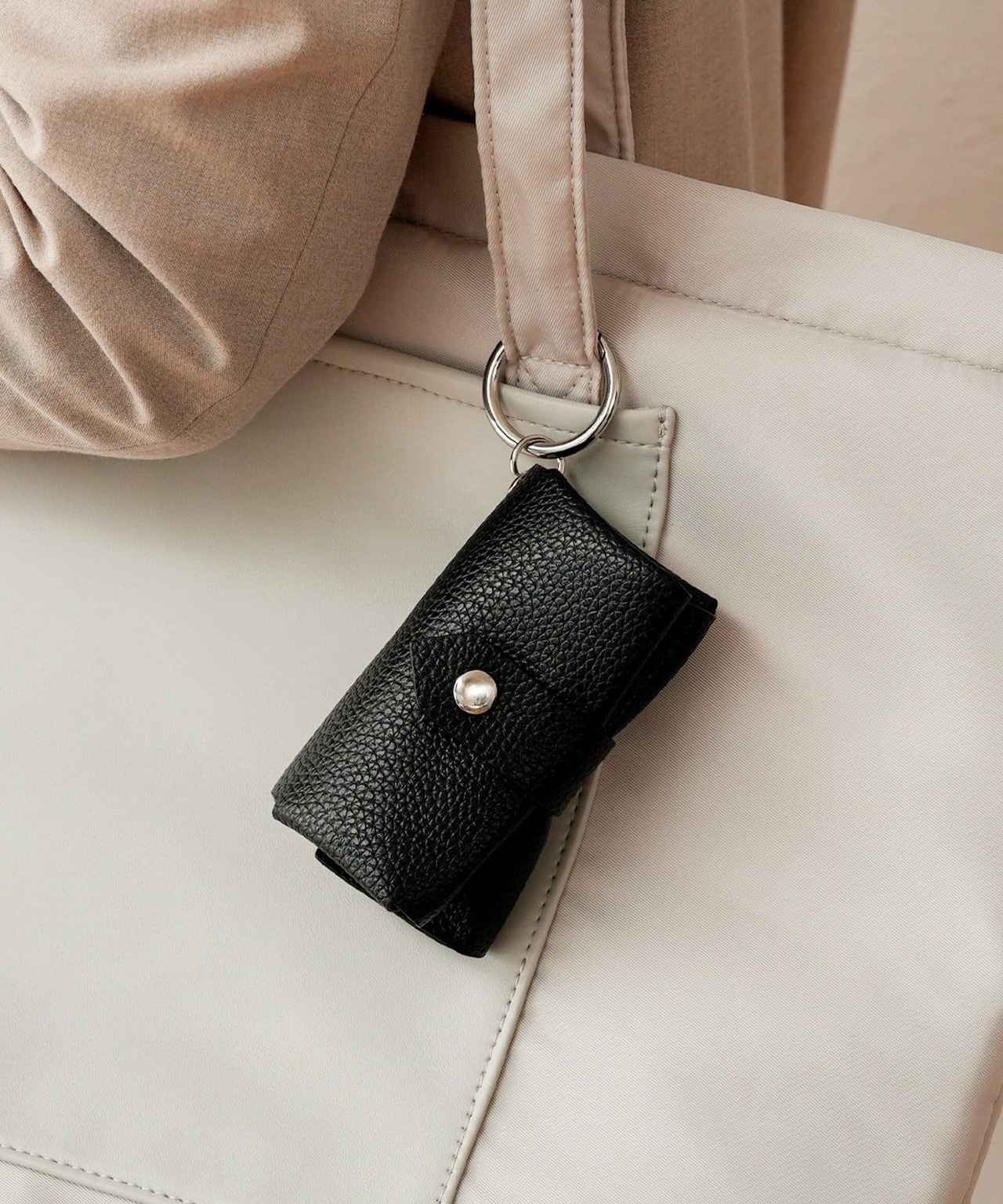 画像1: 出典：3COINS