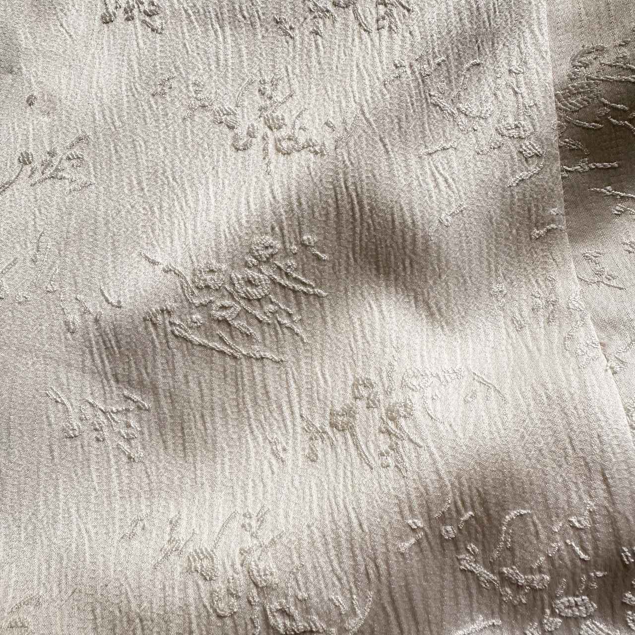 画像: 立体感のあるジャガード素材