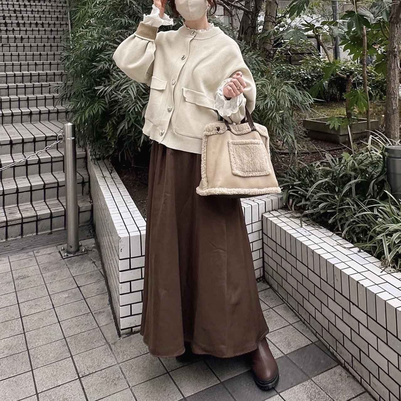 画像: ボタンを留めてプルオーバー風に