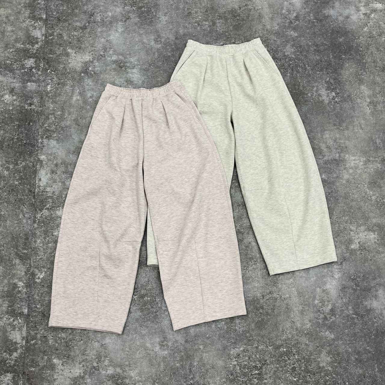 画像: スウェットカーブパンツ（ピンク/ライトグレー）各￥5,500 出典：ニコアンド
