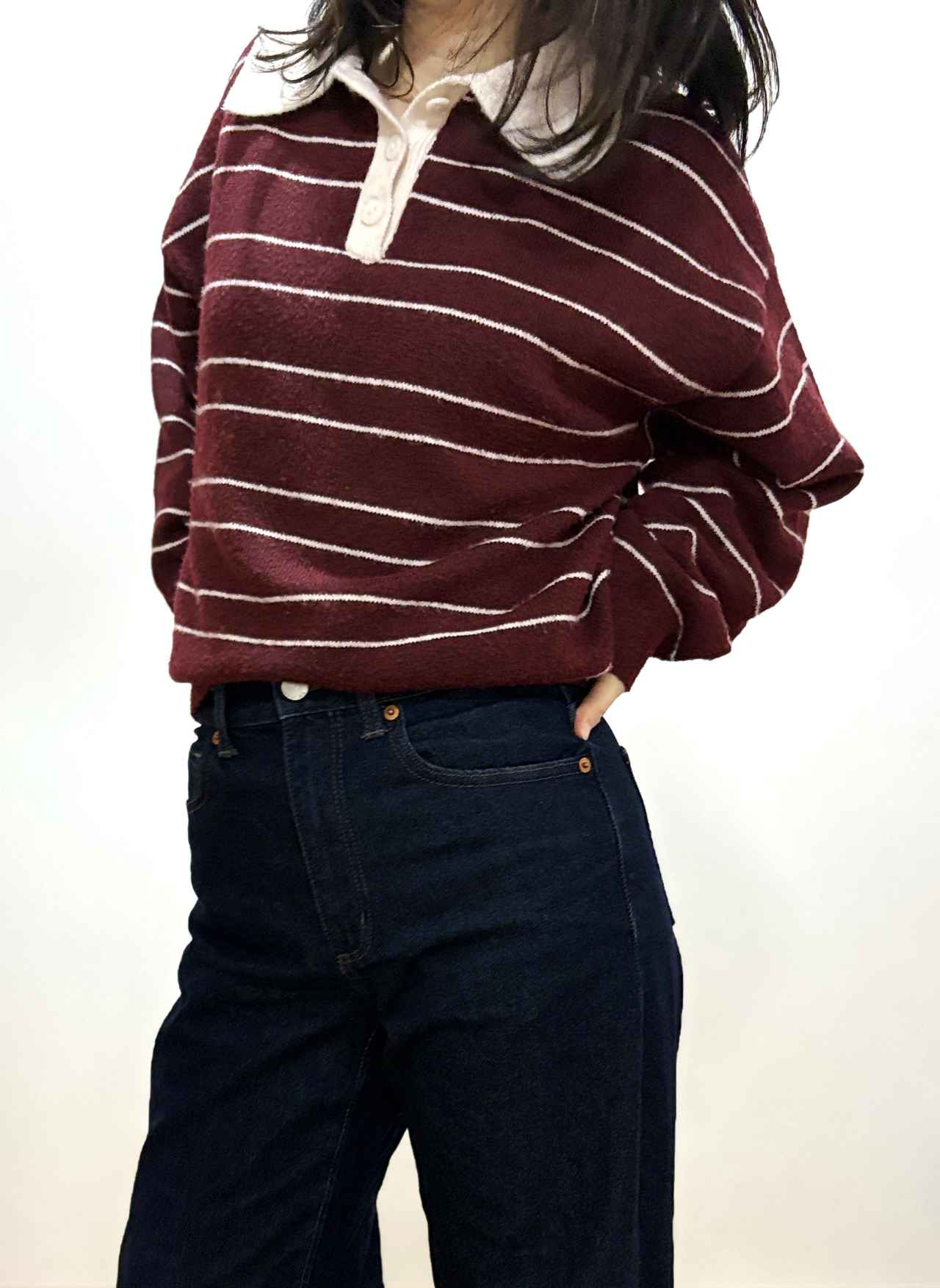 画像: えんじ色ニット ✕ デニム