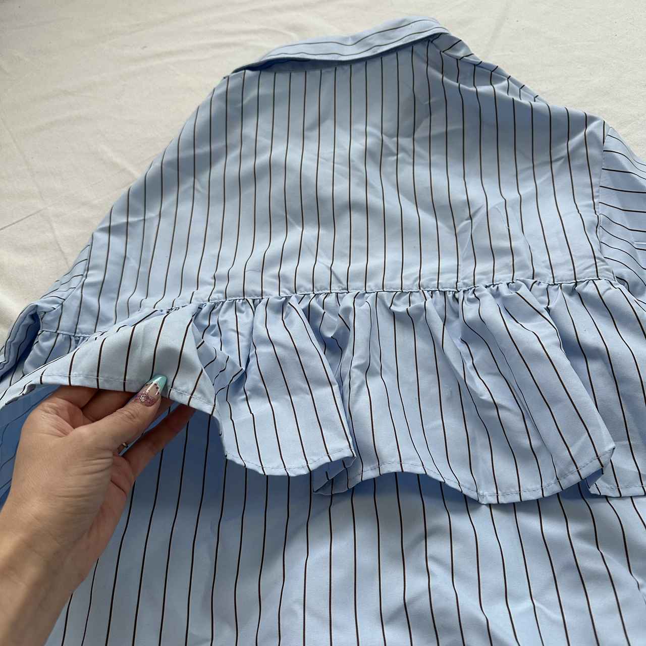 画像: バックスタイル