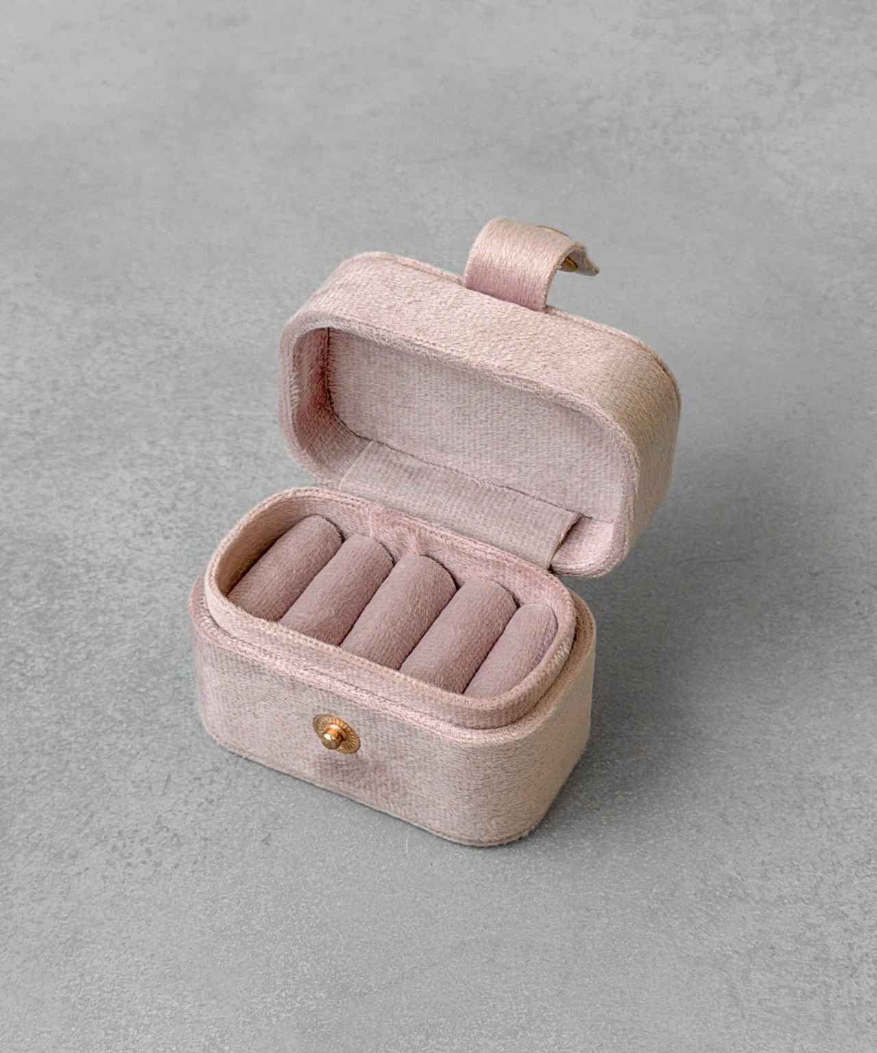 画像2: 出典：3COINS