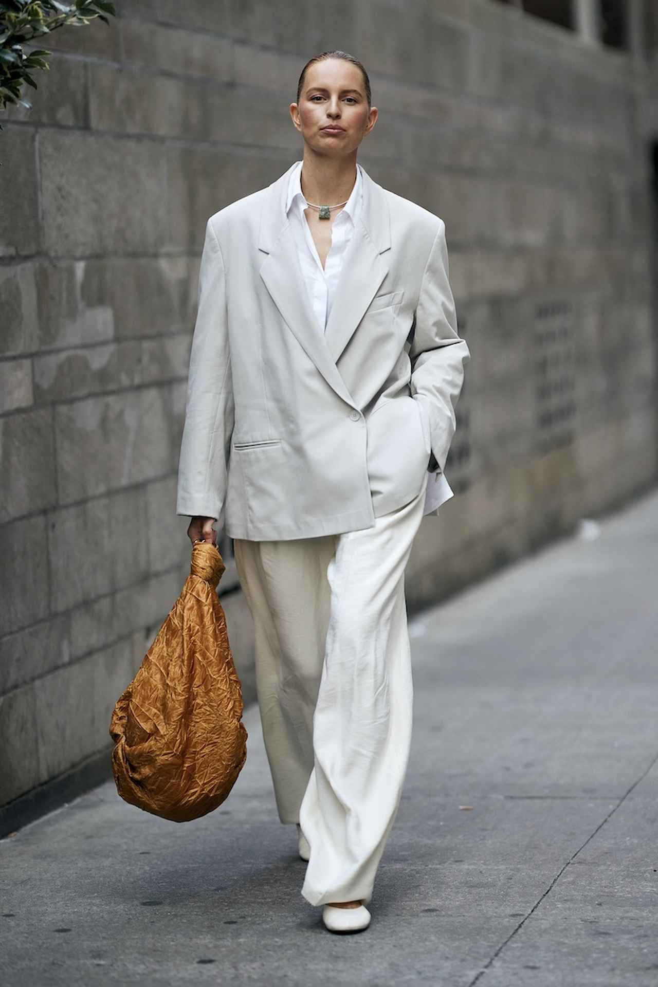 画像: 白系ワントーンをエフォートレスに着こなす