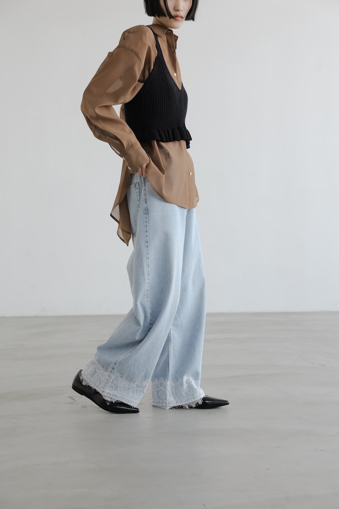 画像: レースデニム（スソレースブルー）¥8,800（ローリーズファーム） 出典：ローリーズファーム