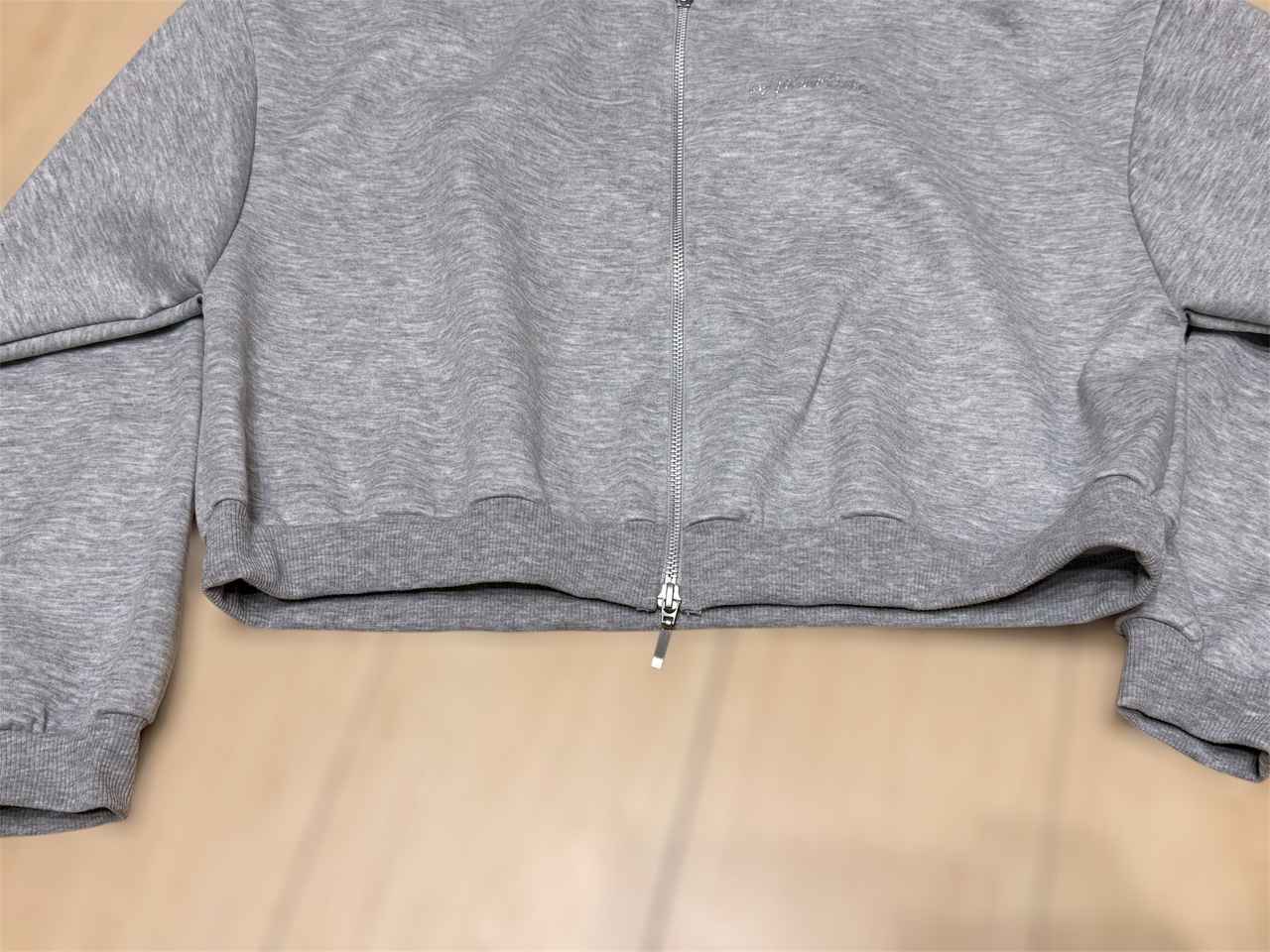 画像: 袖口はリブ仕様