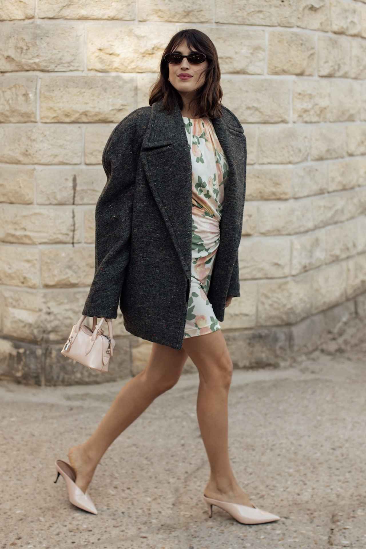 画像: パワーショルダーで重厚感を足す