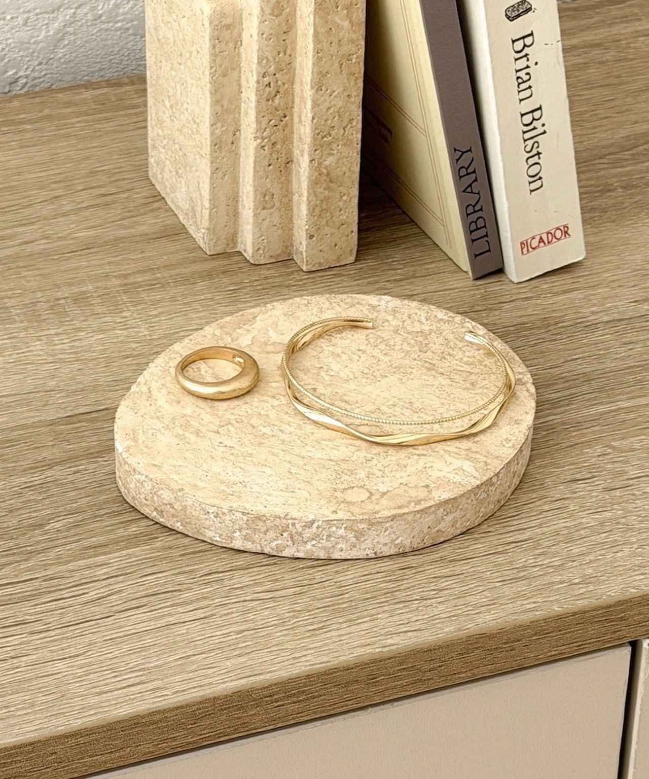 画像1: 出典：3COINS