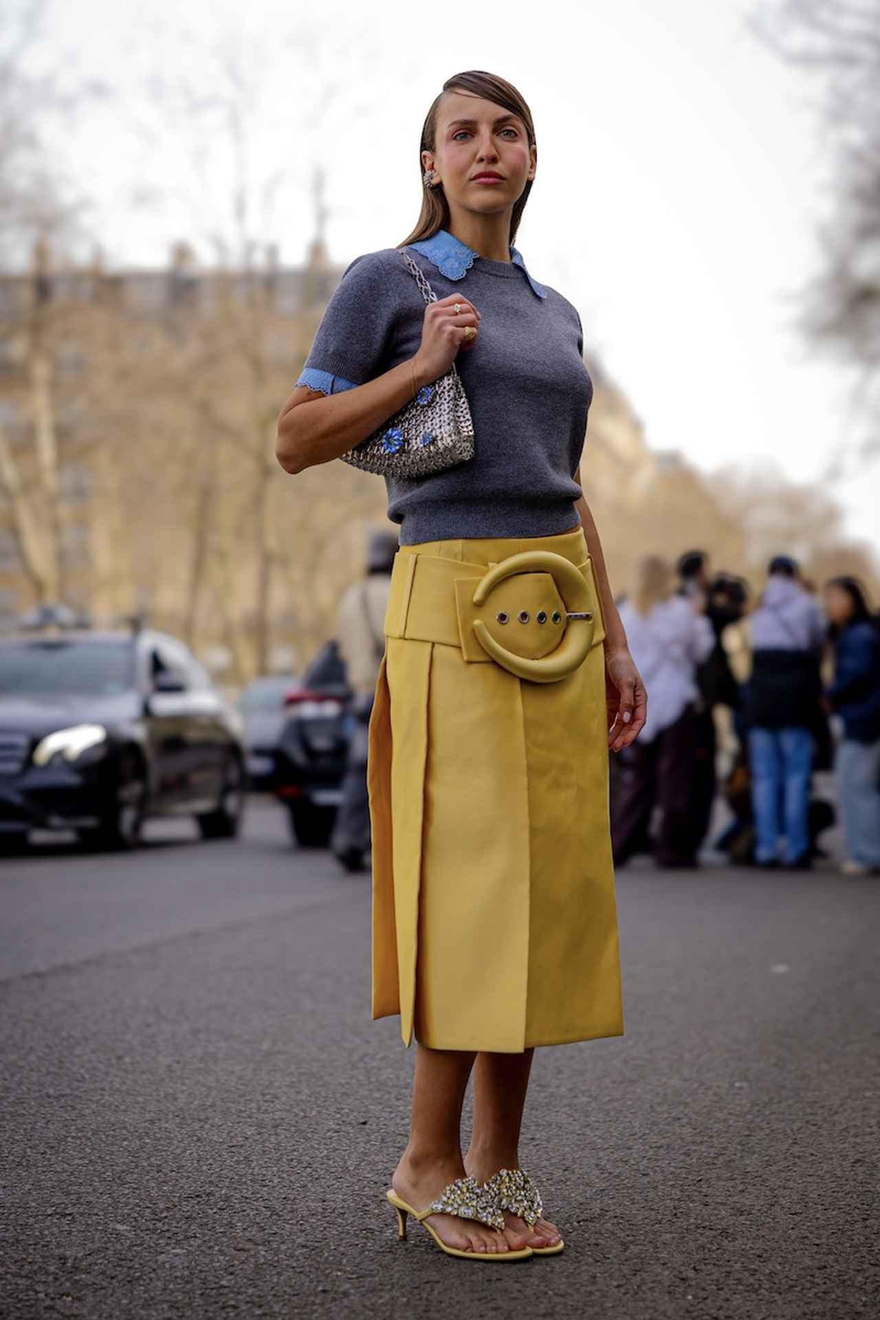 画像: ニュートラルなグレーを軸にする