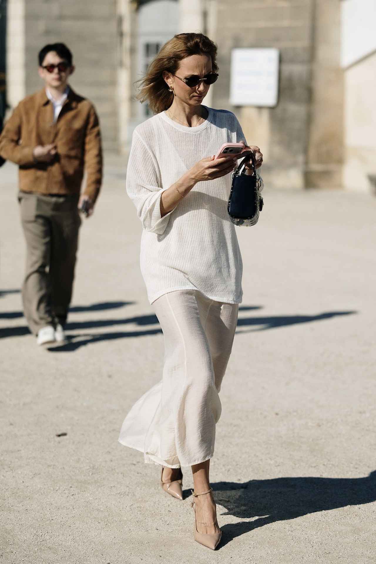 画像: 透け素材で軽快さを倍増