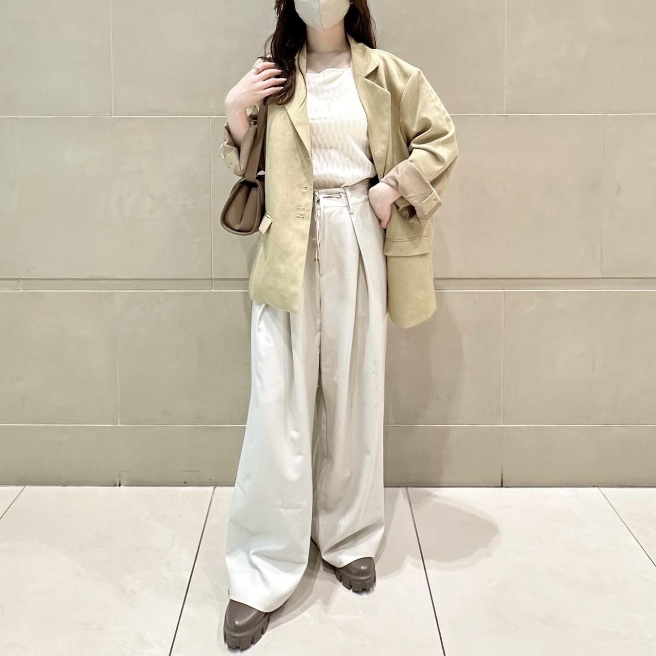 画像: ジャケット合わせで大人っぽく